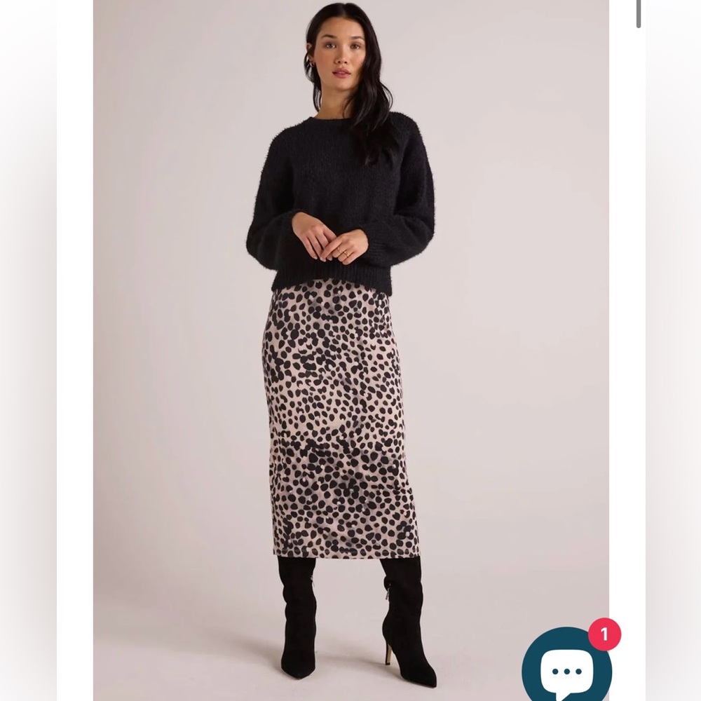 Bella Dahl clean waist straight skirt